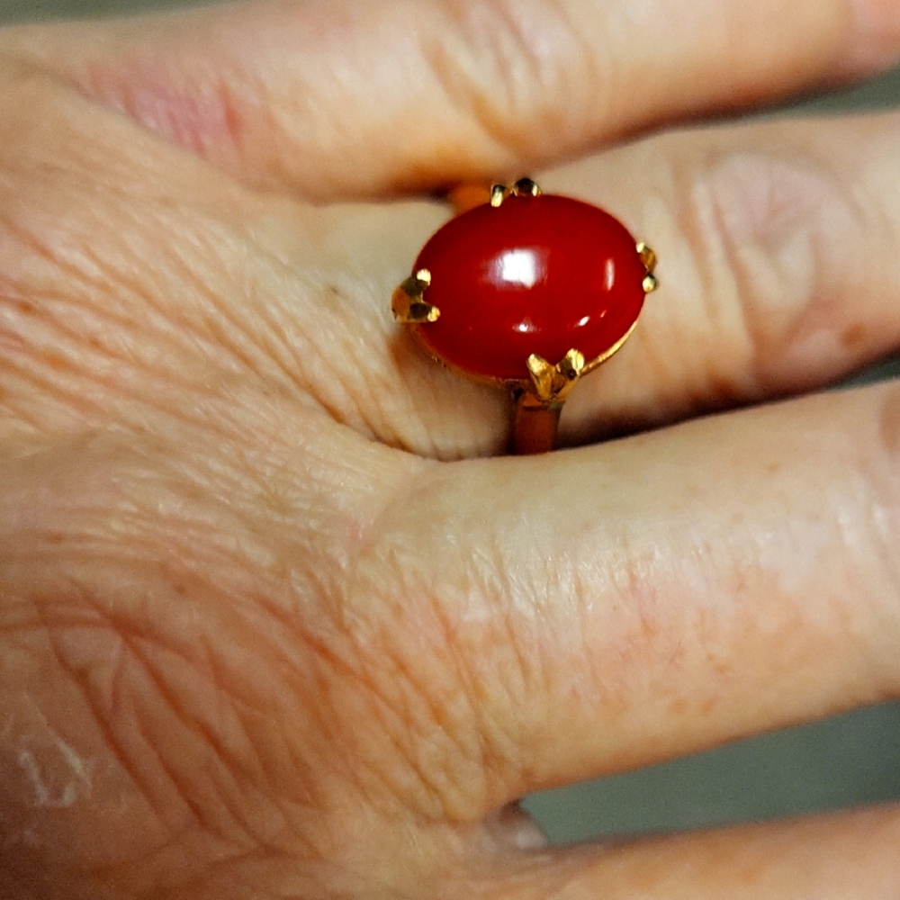 Elegant 18k Red Gold-Tone Oval garnet Ring